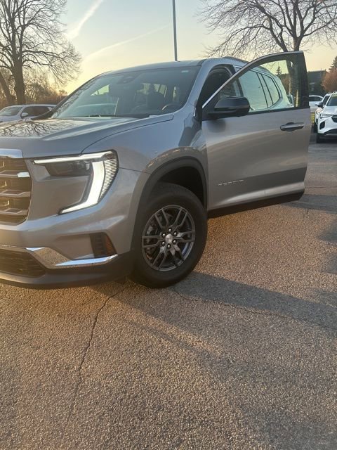 Used 2025 GMC Acadia Elevation image 35