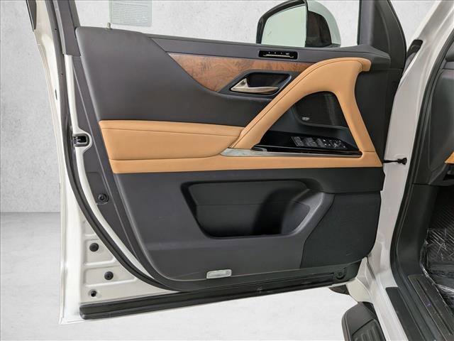 Used 2026 Lexus LX 600 4WD w/ Accessory Package (Z1) image 13