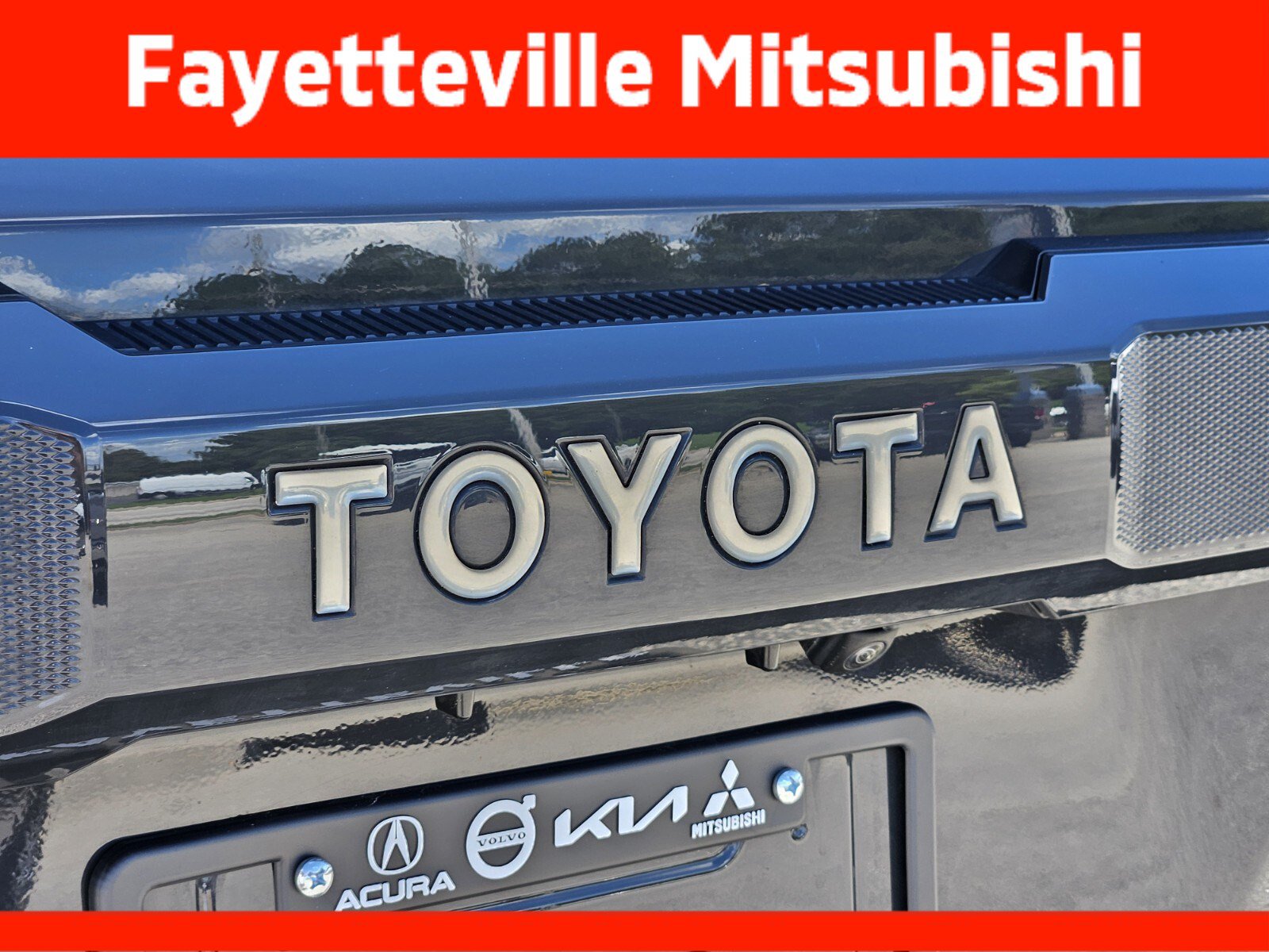 Used 2025 Toyota 4Runner Limited AWD/4WD image 15
