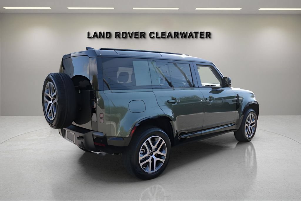 Used 2026 Land Rover Defender 110 X-Dynamic SE AWD/4WD image 5