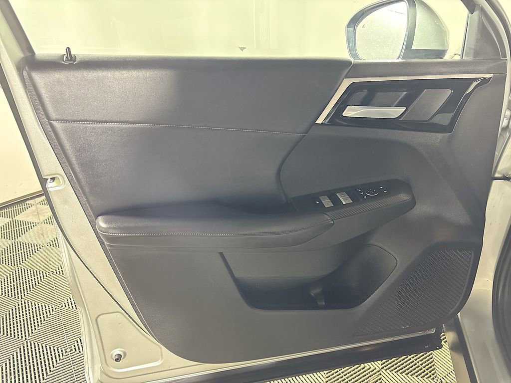 Used 2023 Mitsubishi Outlander SE image 10