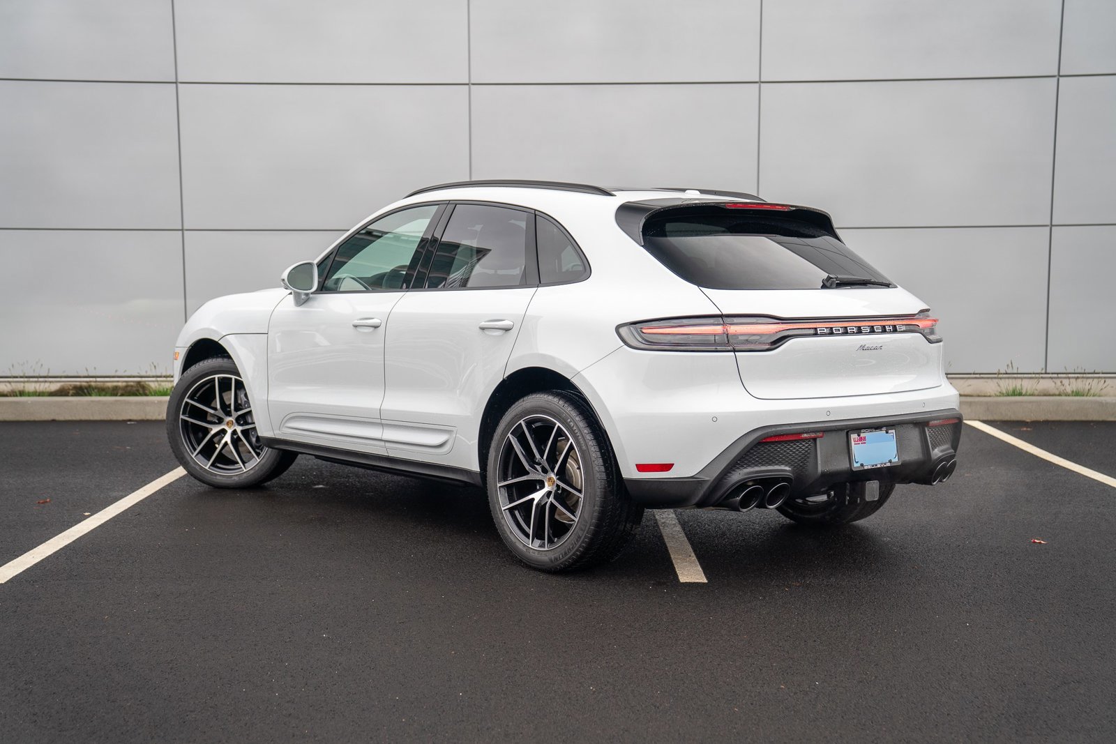 Used 2025 Porsche Macan image 3