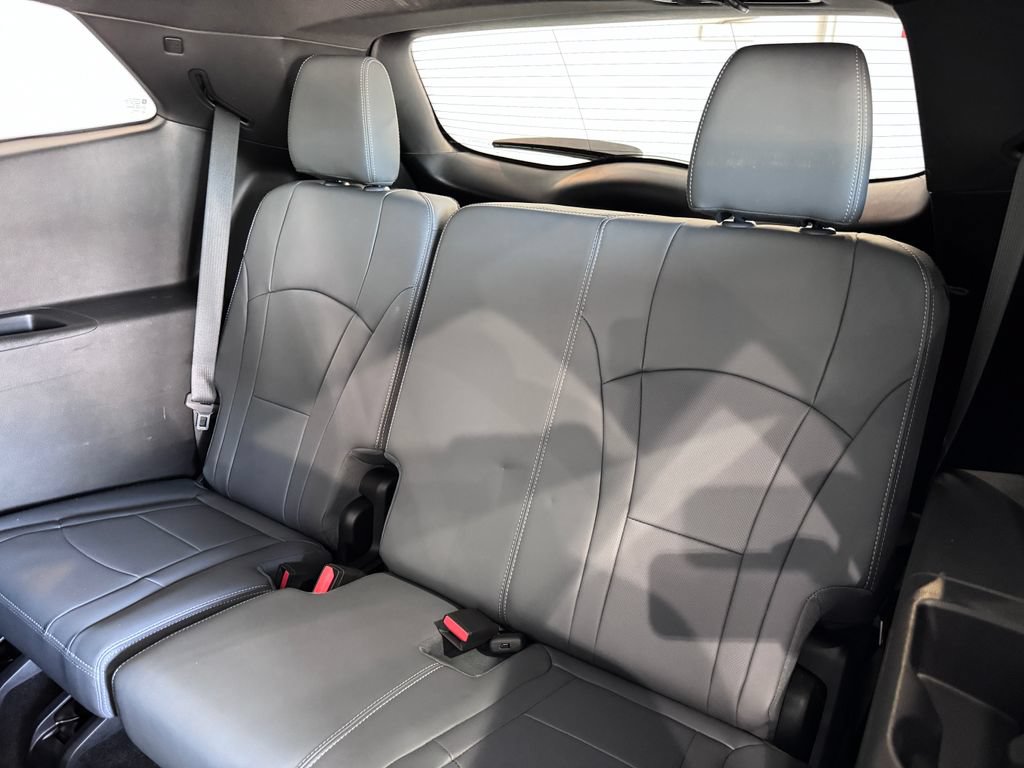 Certified 2023 Buick Enclave Essence w/ Experience Buick Package AWD/4WD image 11