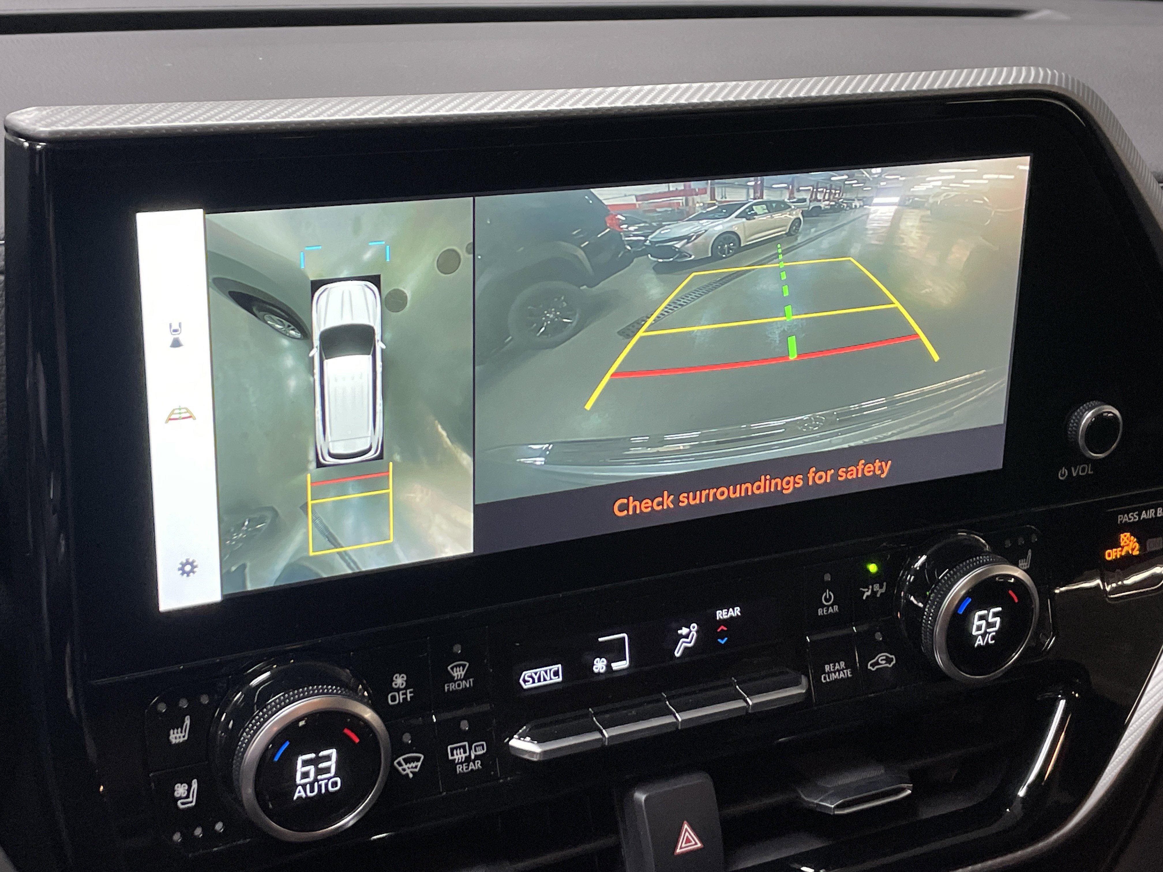 Used 2023 Toyota Highlander Platinum FWD image 25