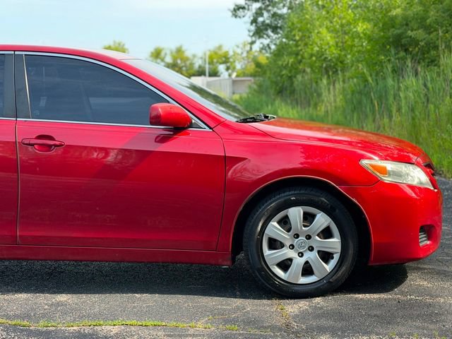 Used 2011 Toyota Camry LE FWD image 16