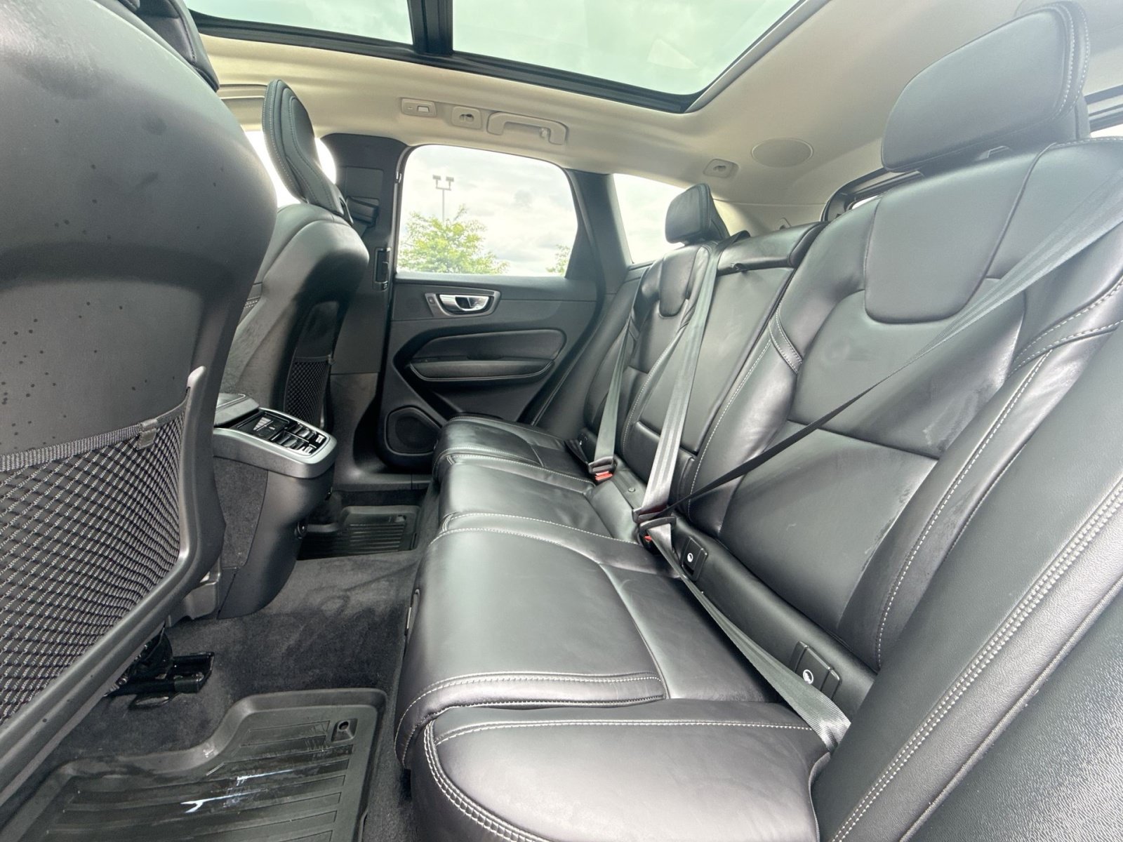 Certified 2024 Volvo XC60 B5 Ultimate w/ Protection Package Premier AWD/4WD image 25