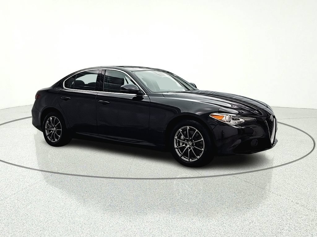 Used 2018 Alfa Romeo Giulia AWD image 9