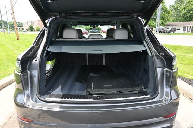 Used 2021 Porsche Cayenne Turbo S AWD/4WD image 22