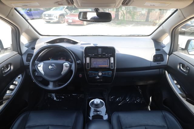 Used 2015 Nissan Leaf SL w/ Premium Package FWD image 13