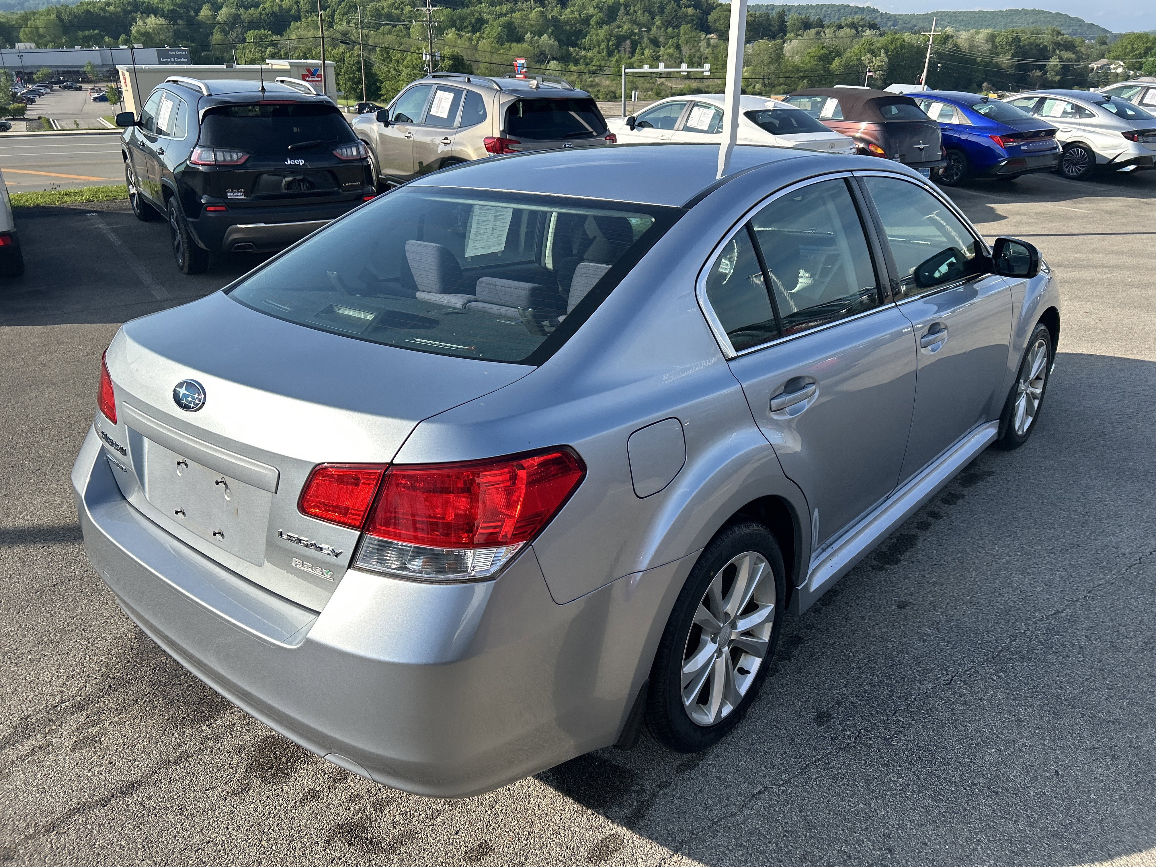Used 2013 Subaru Legacy 2.5i Premium AWD/4WD image 8