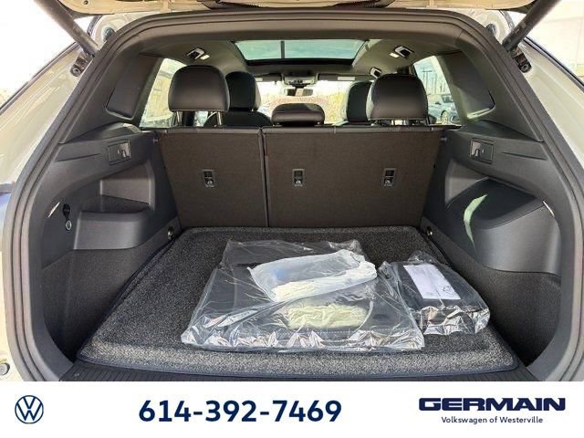 New 2026 Volkswagen Tiguan SE R-Line image 16