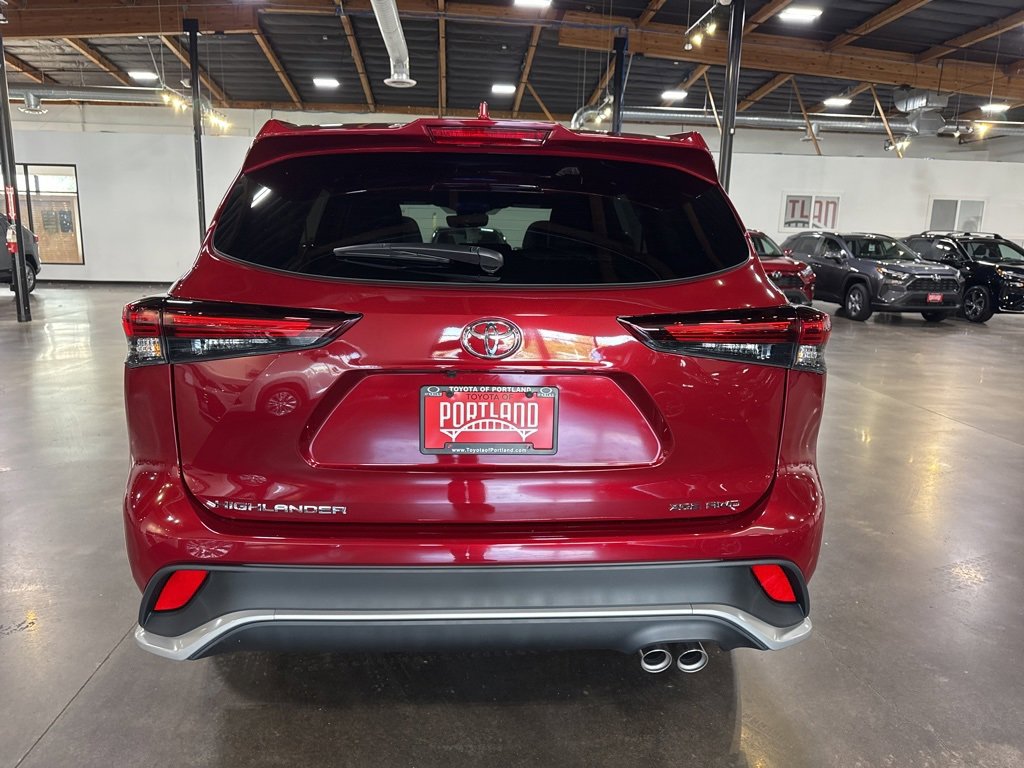 New 2026 Toyota Highlander XSE image 7