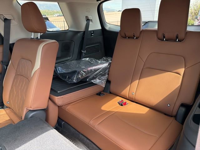 New 2026 Nissan Pathfinder Platinum w/ Cargo Package AWD/4WD image 8