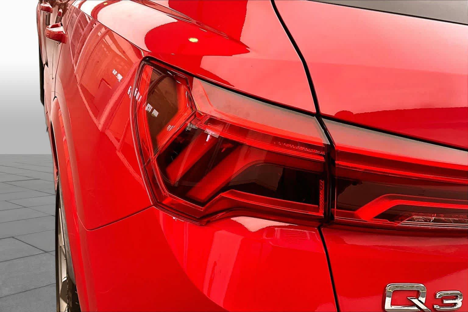 Certified 2023 Audi Q3 2.0T Premium w/ Black Optic Sport Package AWD/4WD image 28