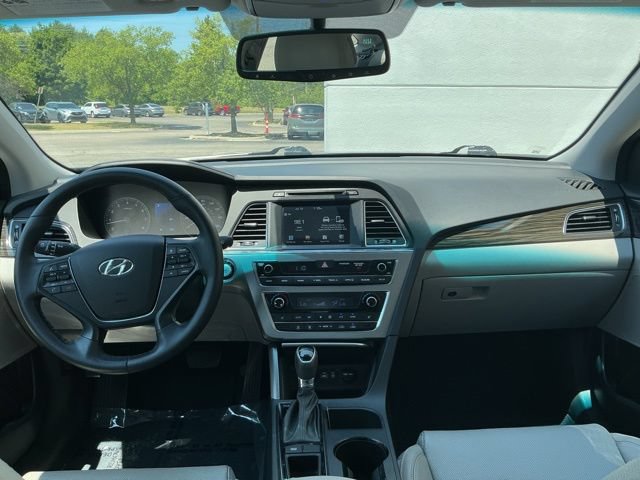 Used 2017 Hyundai Sonata Limited FWD image 2