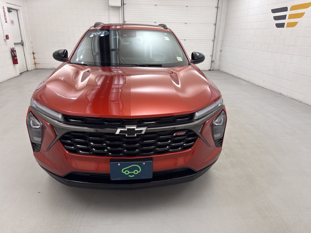 Certified 2024 Chevrolet Trax RS w/ Sunroof Package FWD image 11