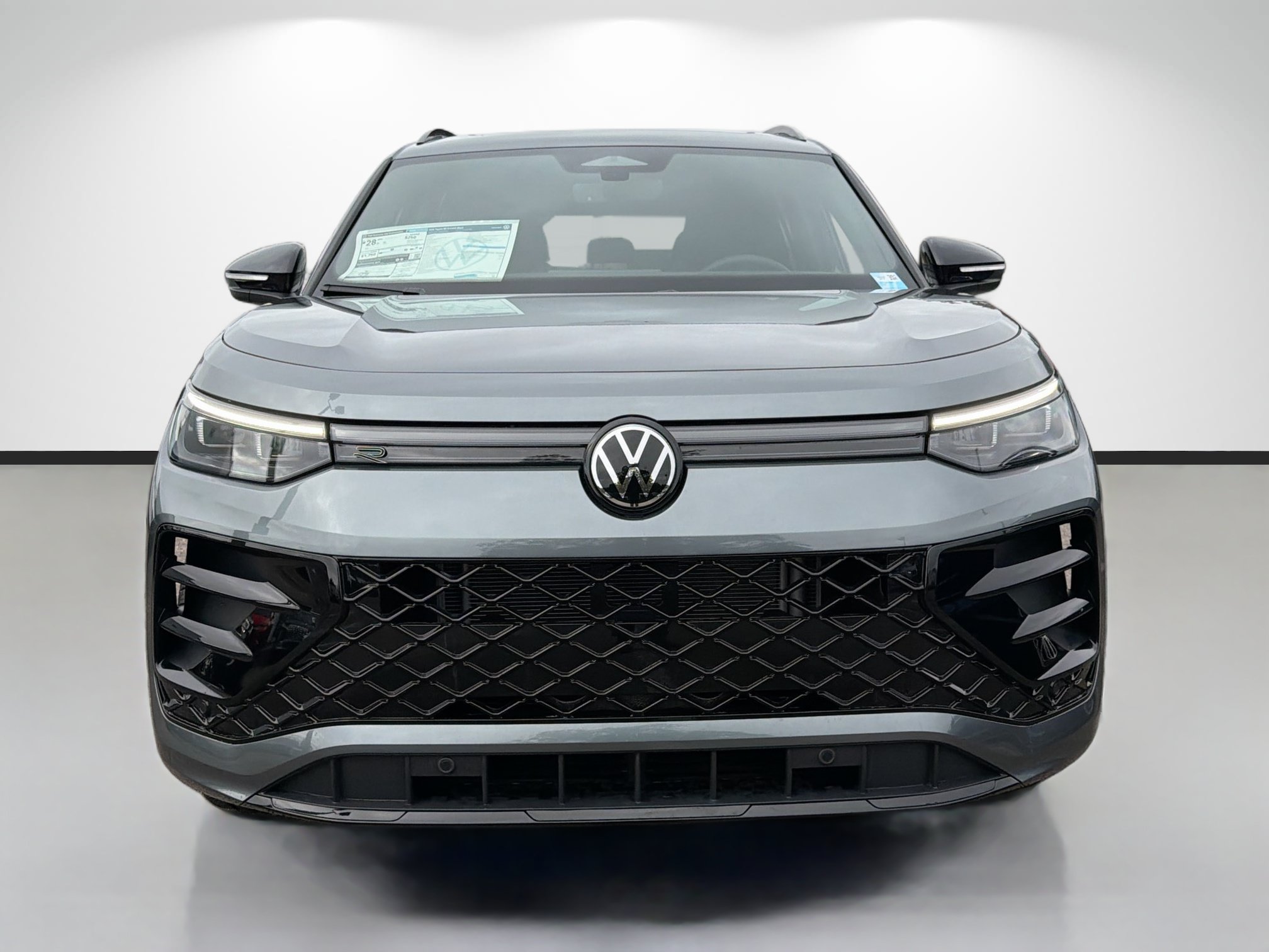 New 2026 Volkswagen Tiguan SE R-Line FWD image 8