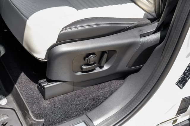New 2026 Land Rover Discovery Dynamic SE AWD/4WD image 43