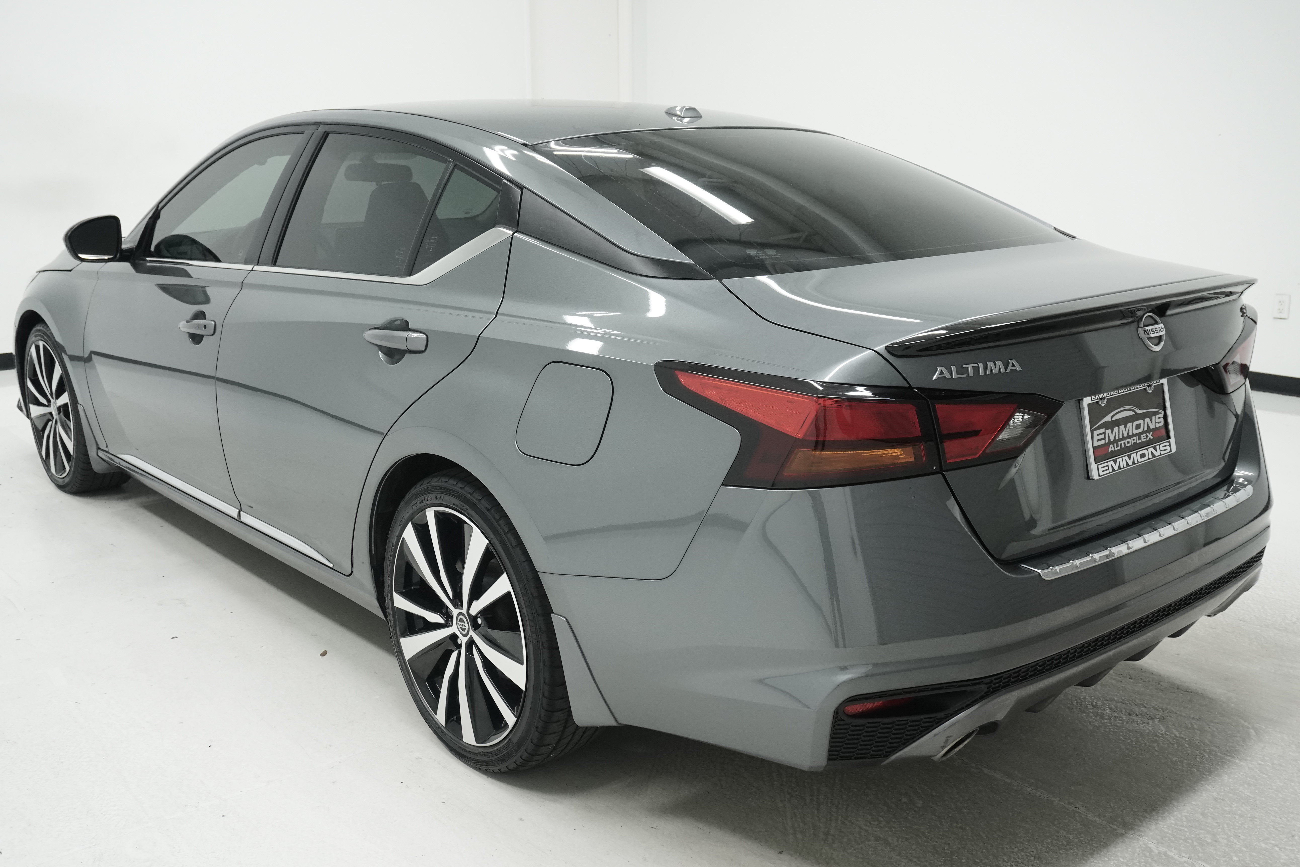 Used 2019 Nissan Altima 2.5 SR FWD image 6