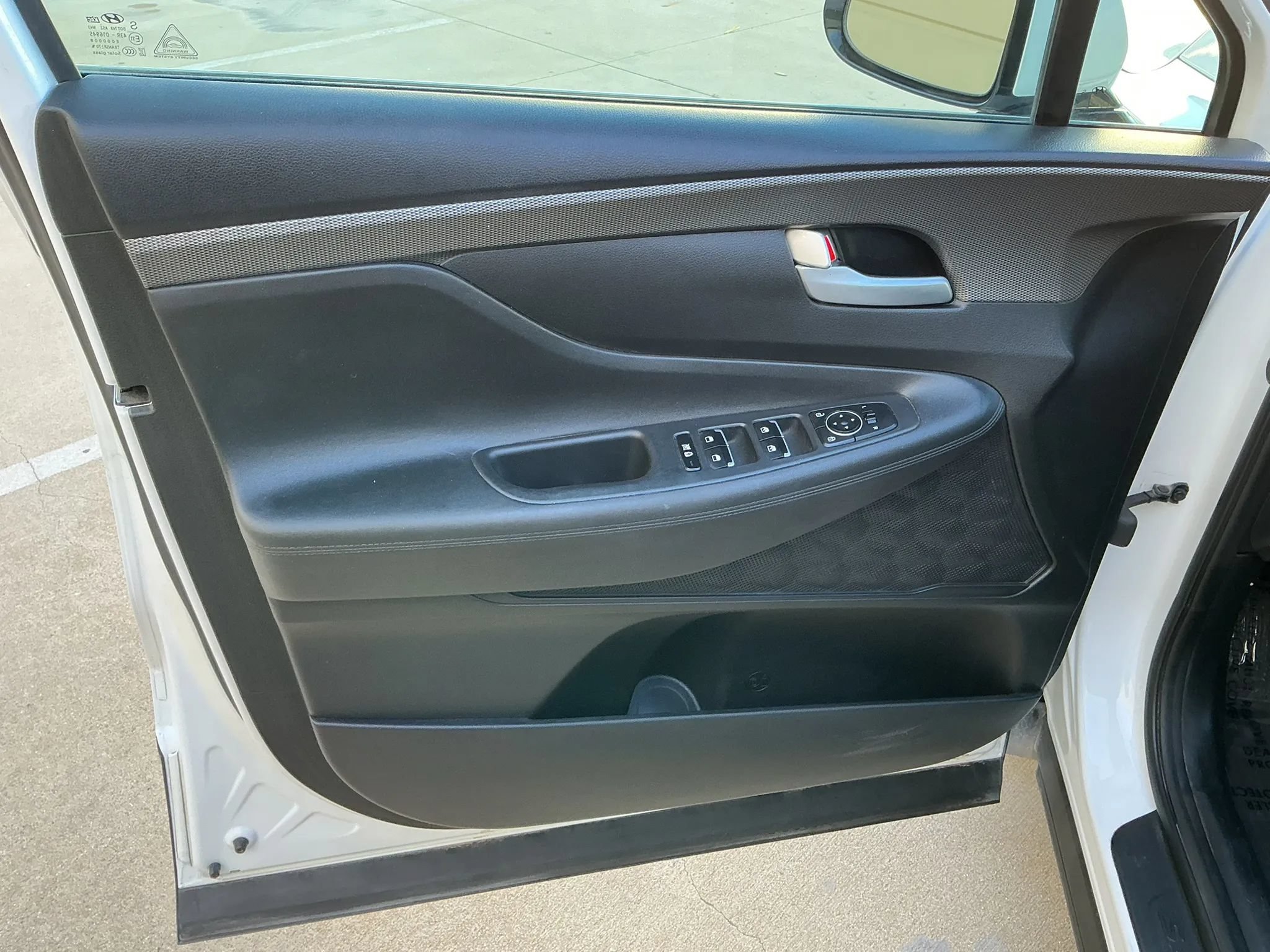 Used 2019 Hyundai Santa Fe SEL FWD image 10