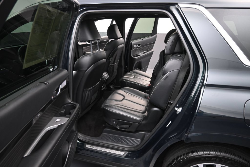 Certified 2024 Hyundai Palisade Calligraphy FWD image 11