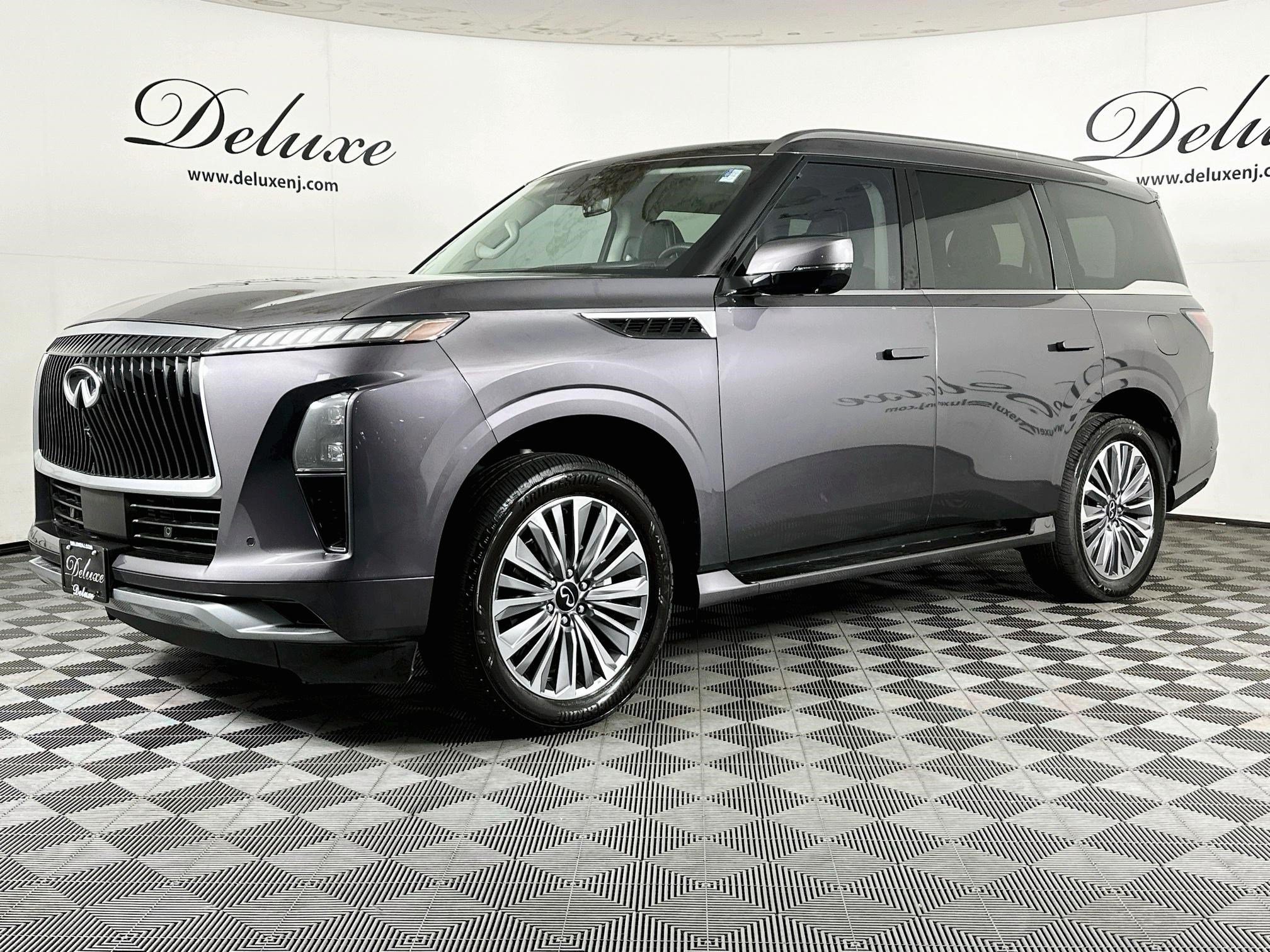 Used 2025 INFINITI QX80 Luxe AWD/4WD image 3