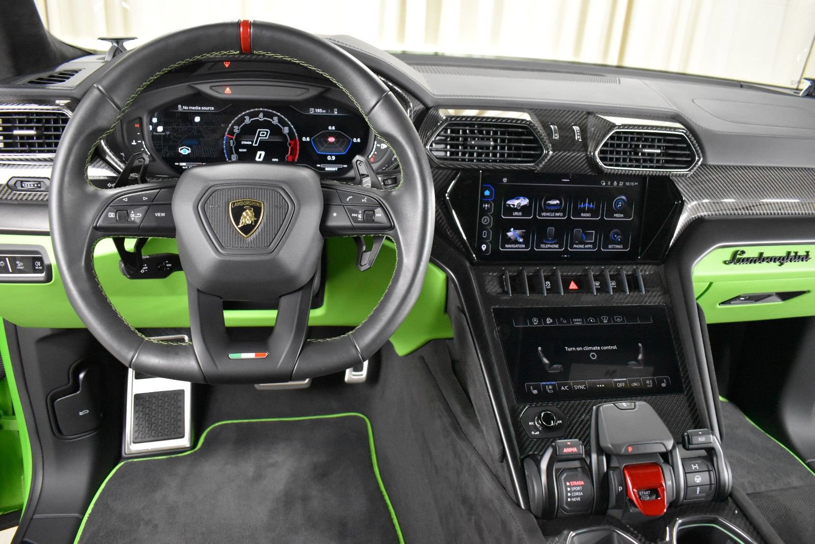 Used 2024 Lamborghini Urus S AWD/4WD image 13