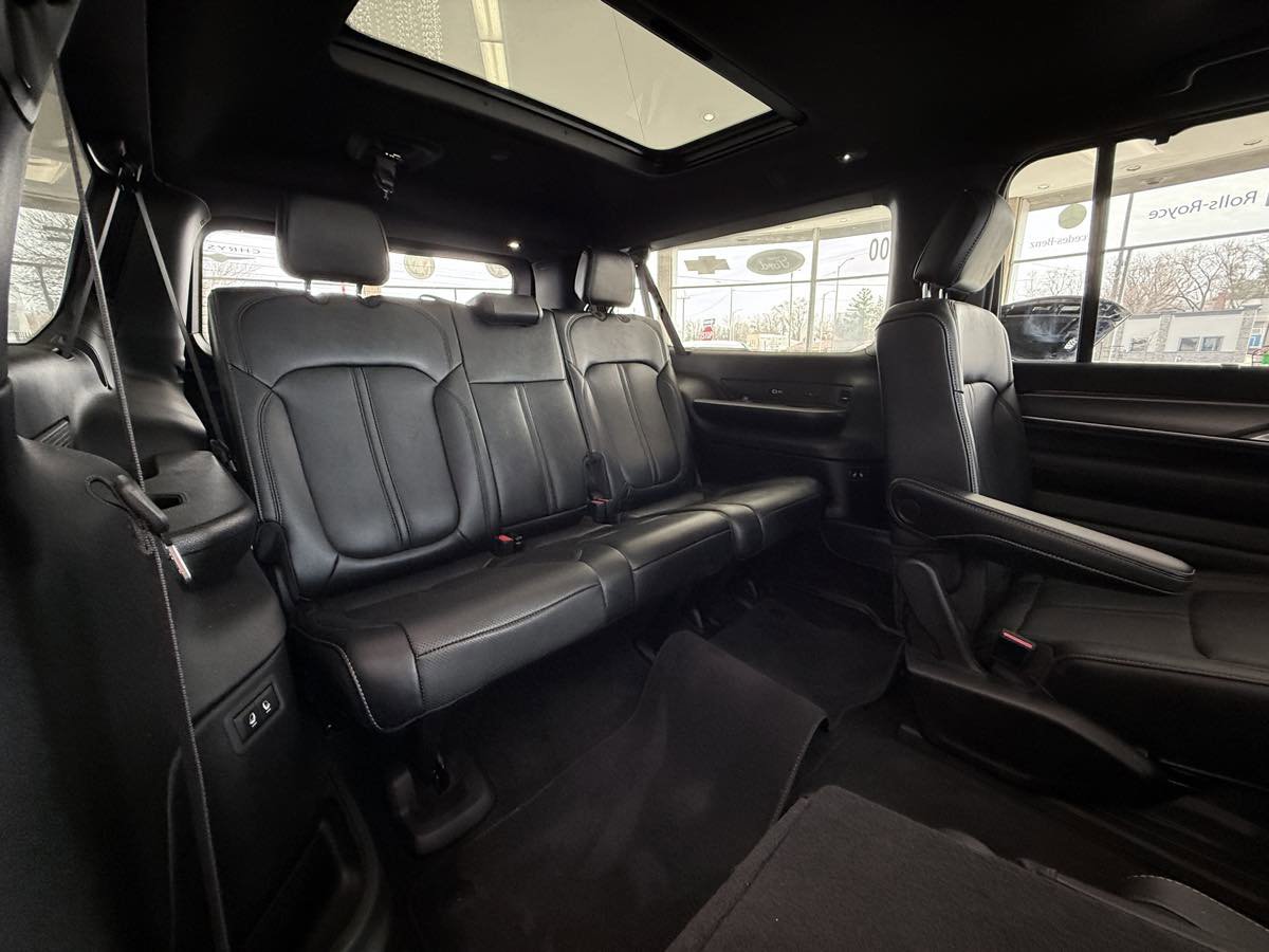 Used 2025 Jeep Wagoneer L Series III w/ Premium Group I AWD/4WD image 35