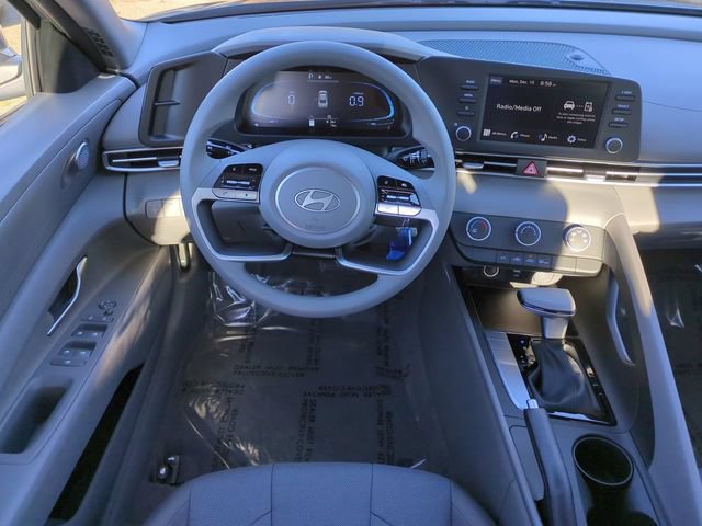 New 2026 Hyundai Elantra SE FWD image 15