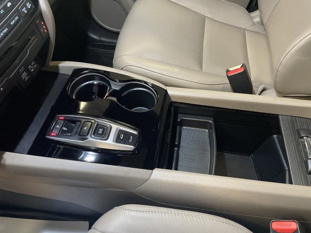 Certified 2020 Honda Pilot Touring image 21