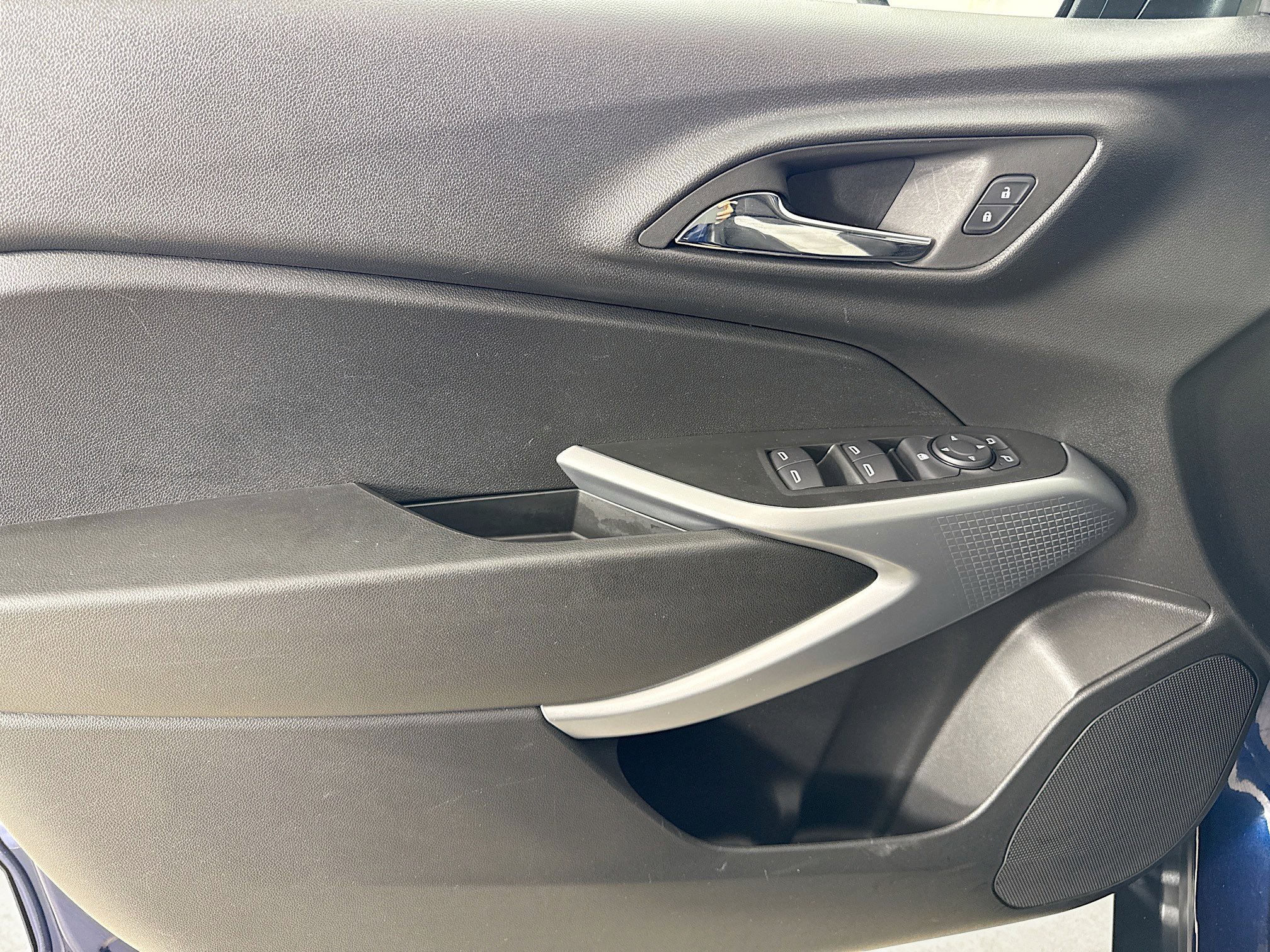 Used 2024 Chevrolet Trax LS image 18