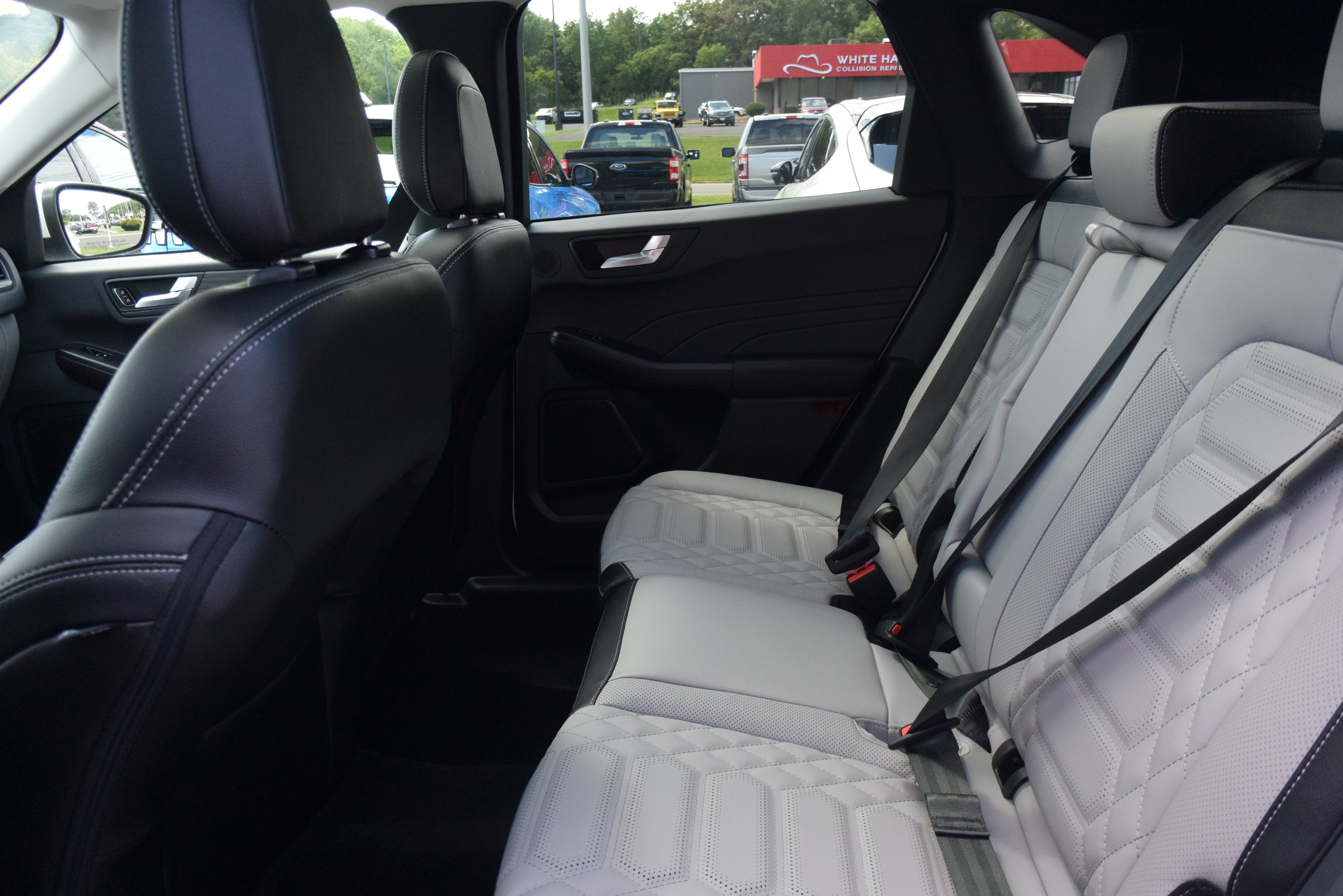 Used 2023 Ford Escape Platinum w/ Premium Technology Package AWD/4WD image 13