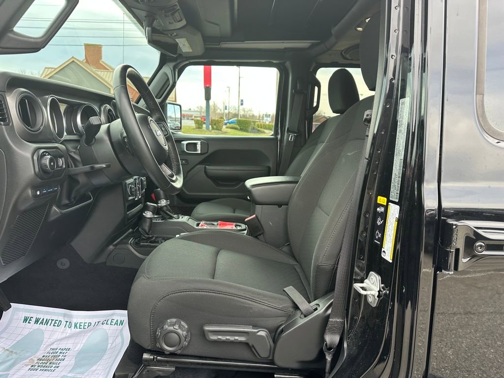 Used 2023 Jeep Wrangler Unlimited w/ Sun & Screen Package image 20