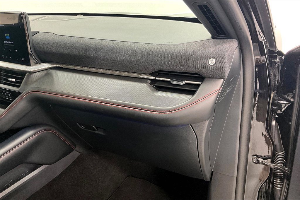 Used 2025 Ford Explorer ST-Line w/ Premium Package RWD image 18