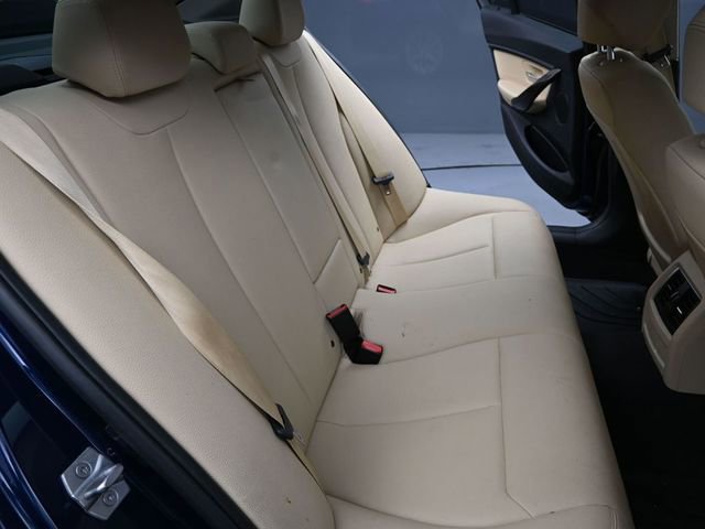 Used 2017 BMW 320i xDrive Sedan image 19