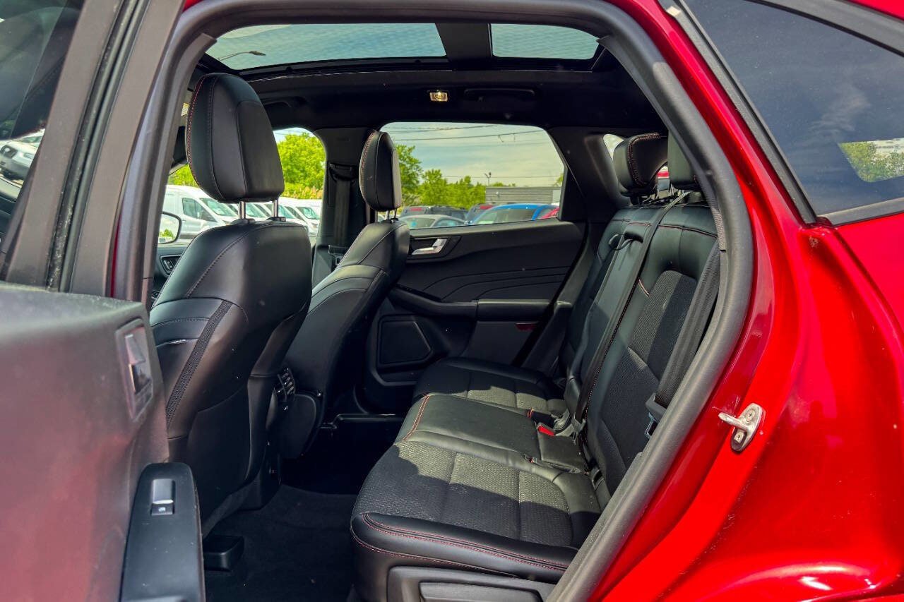 Used 2023 Ford Escape ST-Line w/ Tech Pack #1 AWD/4WD image 19
