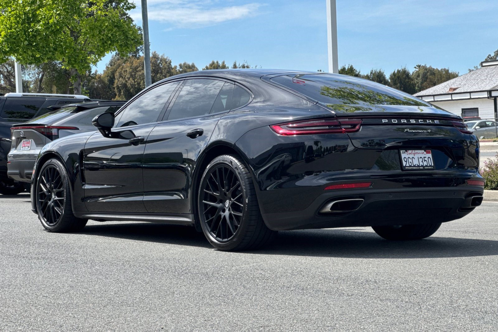 Used 2018 Porsche Panamera 4 image 8