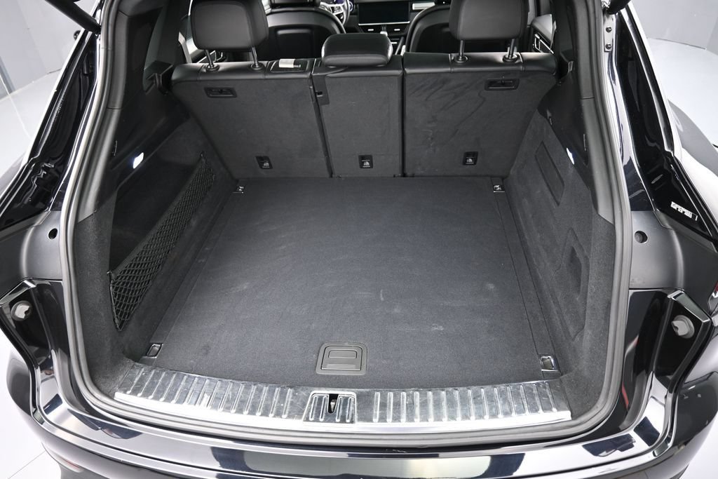Certified 2022 Porsche Cayenne Platinum Edition AWD/4WD image 32