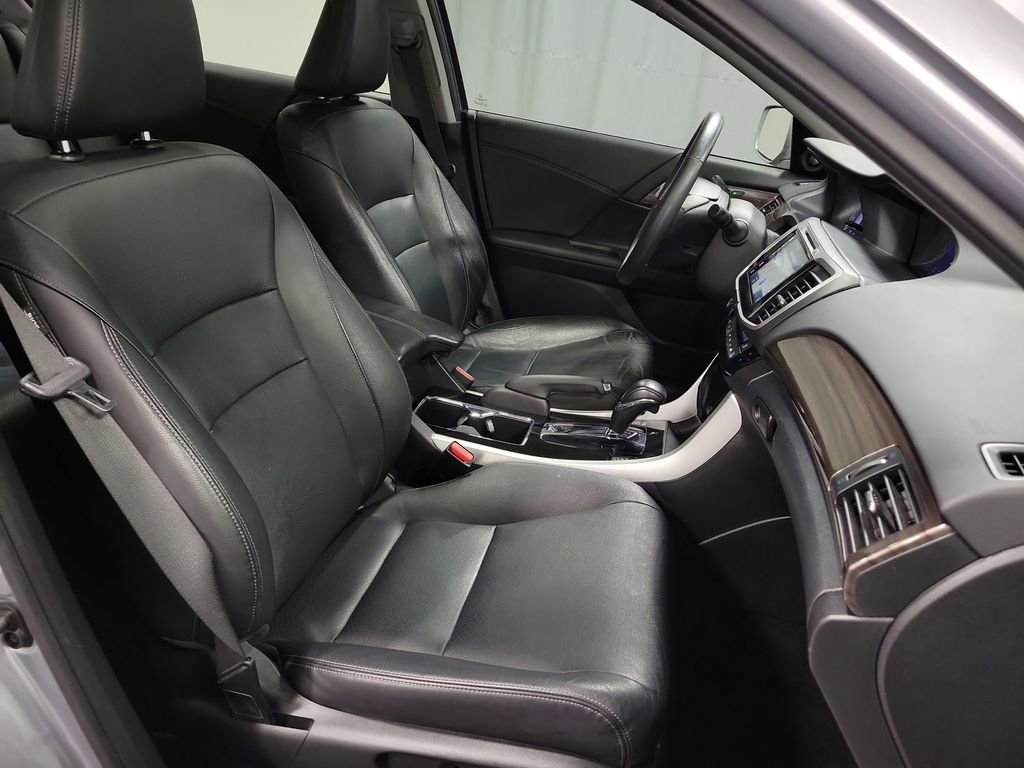 Used 2016 Honda Accord Touring image 27