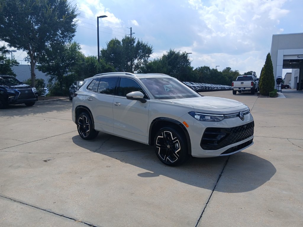 New 2026 Volkswagen Tiguan SEL R-Line