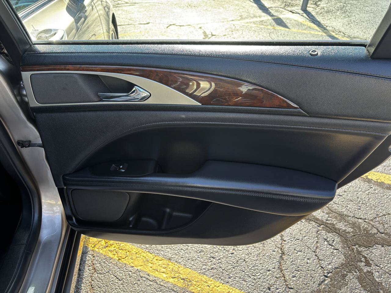 Used 2018 Lincoln MKZ Select w/ Select Plus Package AWD/4WD image 23
