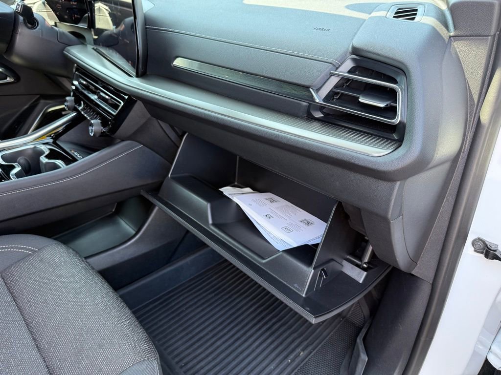 Used 2024 Chevrolet Traverse LT w/ Enhanced Driving Package image 40