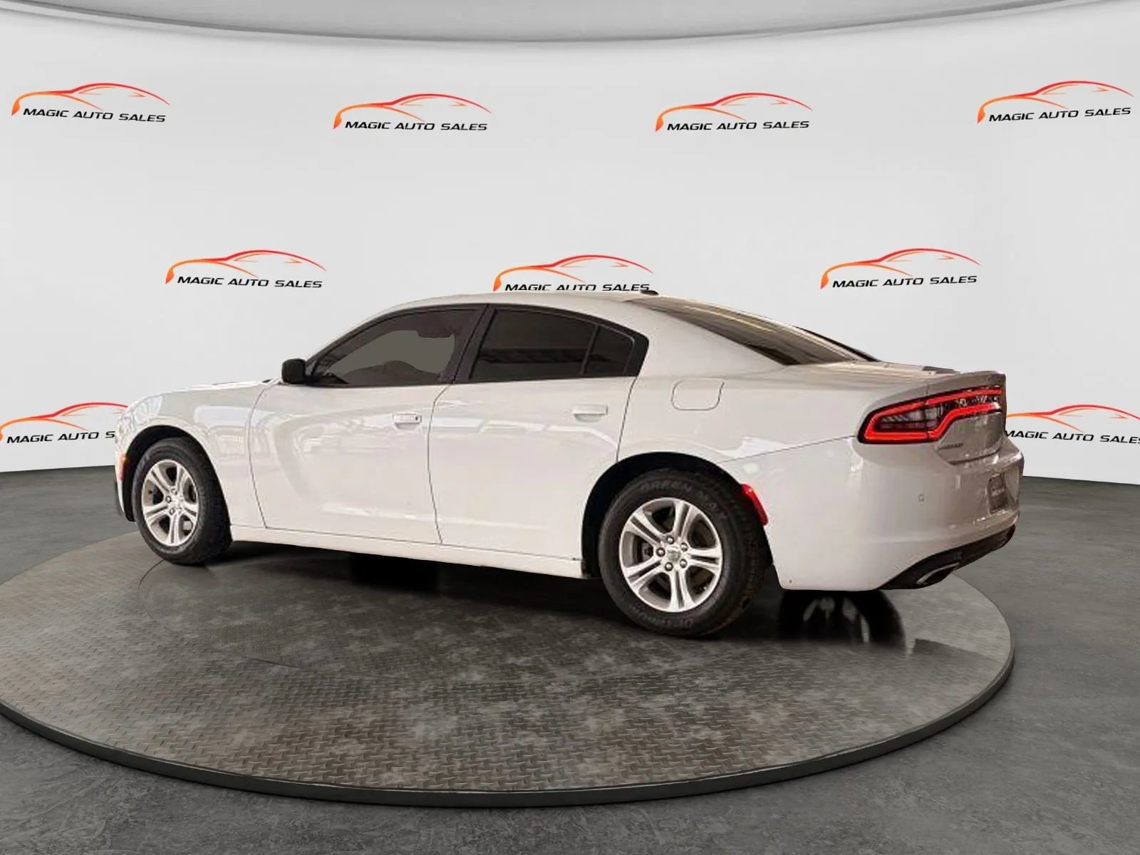 Used 2022 Dodge Charger SXT RWD image 7