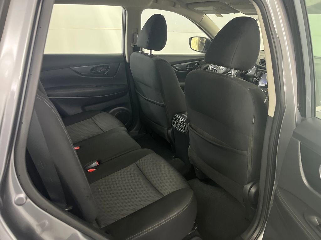Used 2019 Nissan Rogue S image 24