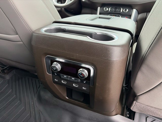 Used 2024 GMC Yukon XL SLT w/ SLT Luxury Package AWD/4WD image 52