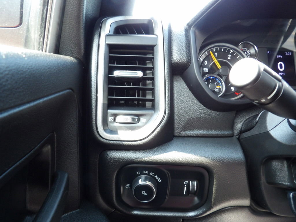 Used 2021 RAM 5500 Tradesman w/ Chrome Appearance Group RWD image 19
