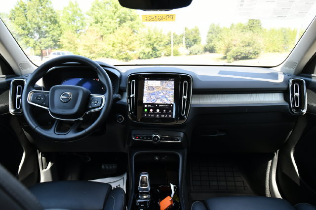 Certified 2026 Volvo XC40 B5 Plus AWD/4WD image 22