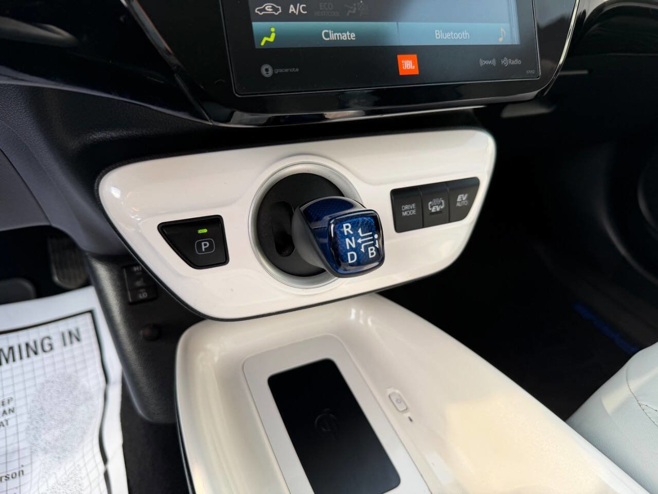 Used 2017 Toyota Prius Prime Advanced FWD image 32