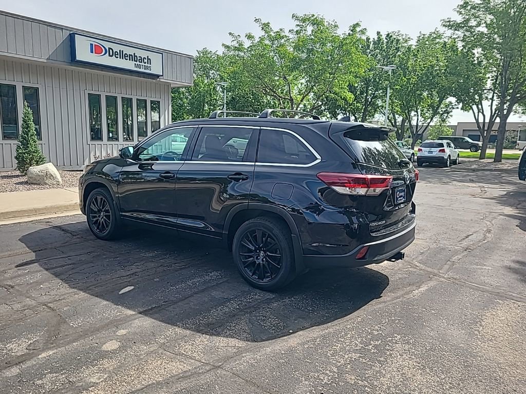 Used 2019 Toyota Highlander SE