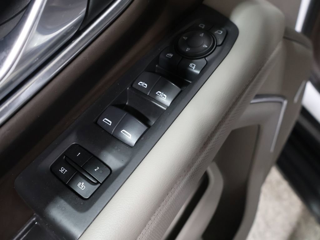 Used 2024 GMC Yukon XL SLT image 16